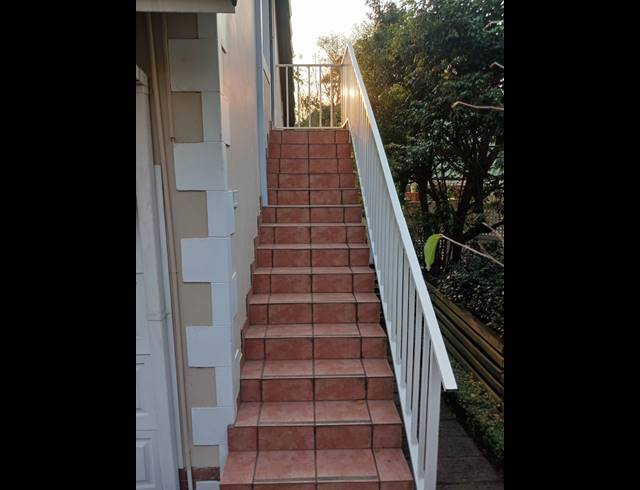 1 BEDROOM STUDIO APARTMENT TO LET IN HILLDENE